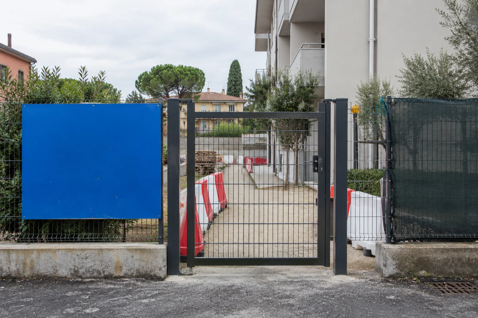 Accesso delimitato al cantiere, immagine illustrativa